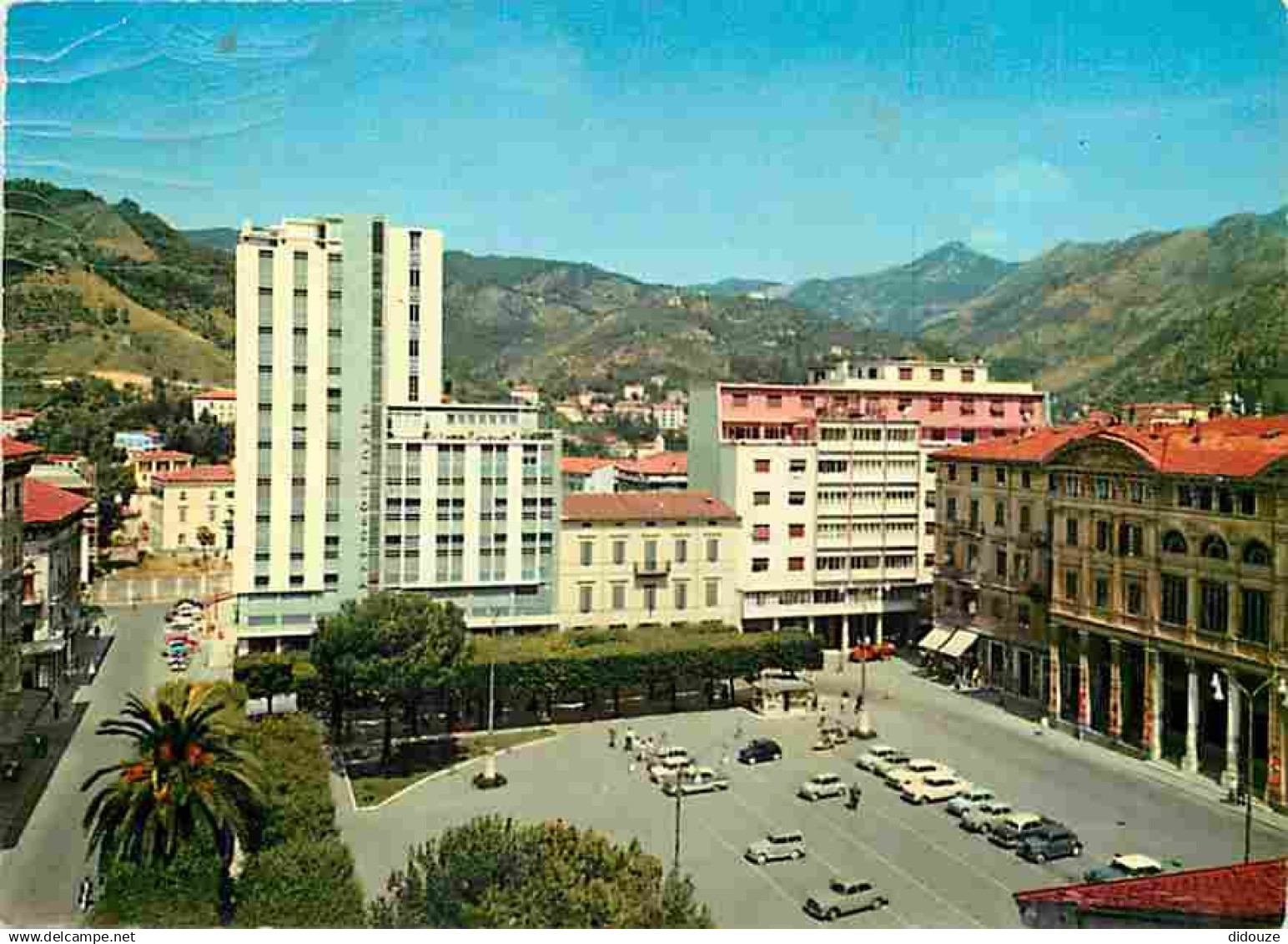 Italie - Carrara - Place Farini - CPM - Voir Scans Recto-Verso