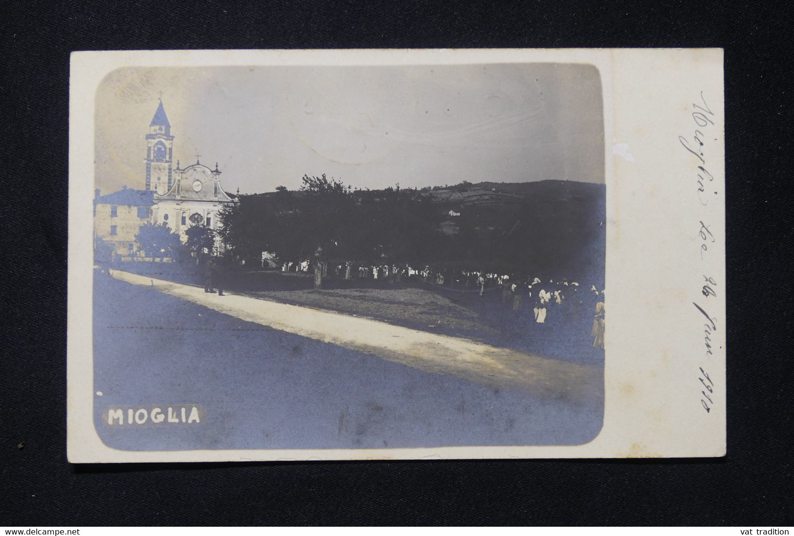 ITALIE - Carte postale photo de Miglia - la Foule devant l 'église en 1910 - L 77295