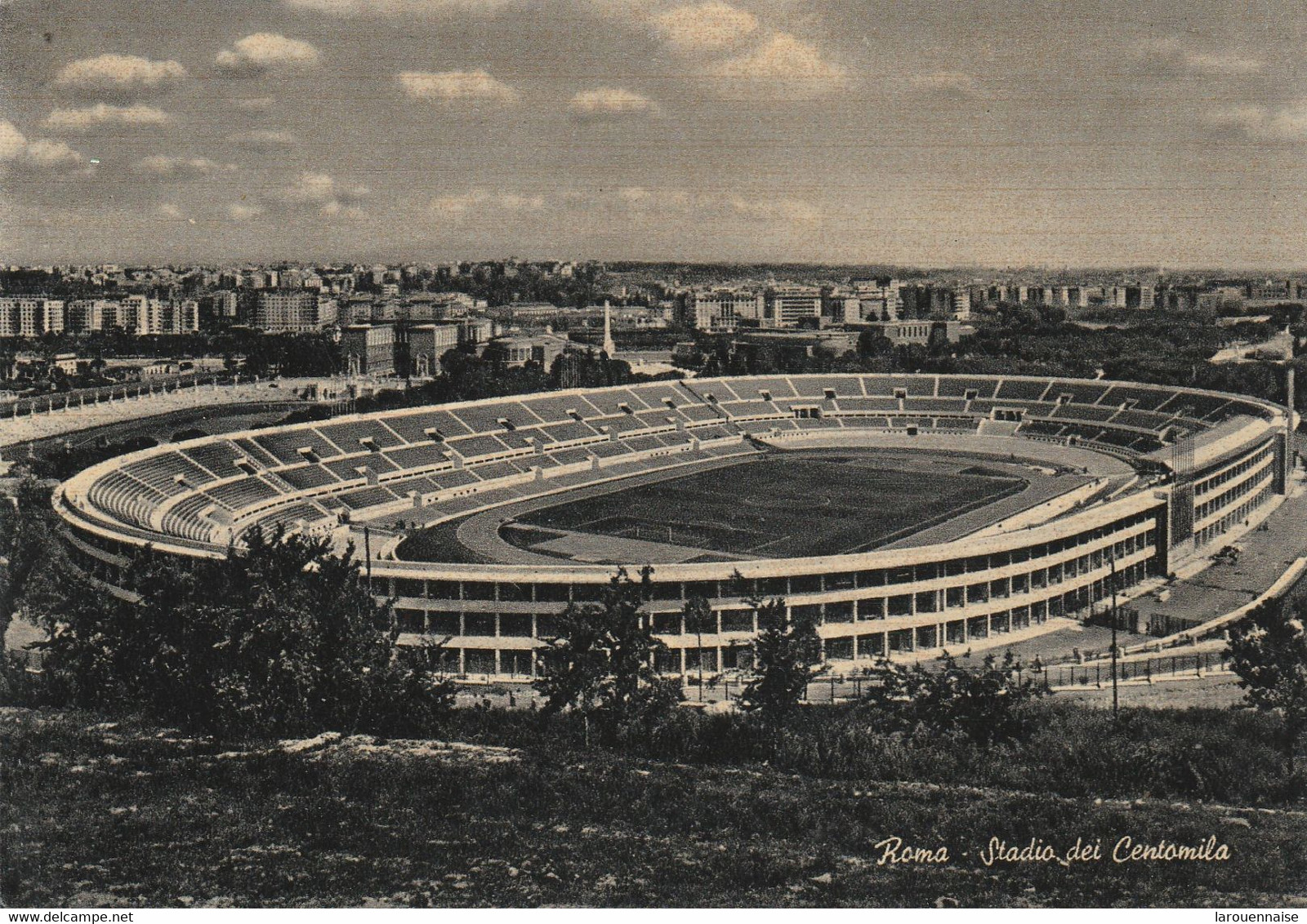 Italie - ROMA - Le Stade des cent mille assistants