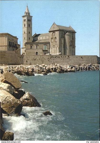 72346702 Trani Duomo visto dalla scogliera Dom Kueste Trani