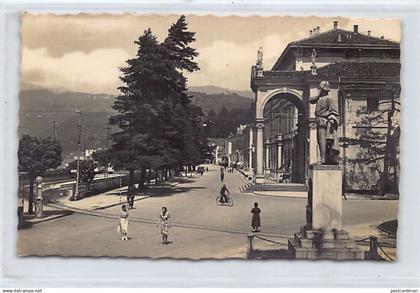 LUINO - Piazza Garibaldi