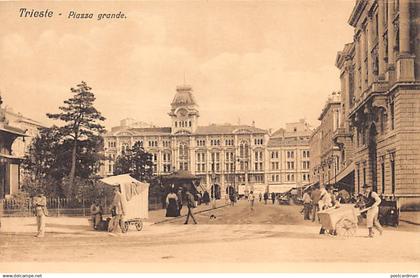 TRIESTE - Piazza grande