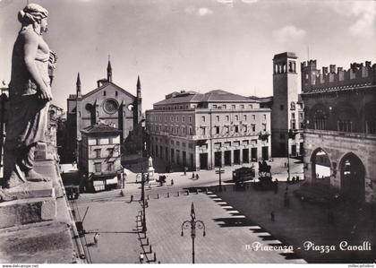 PIACENZA - Piazza Cavalli 1952