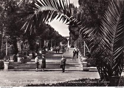 #VITTORIA: GIARDINI PUBBLICI- GRADINATA...