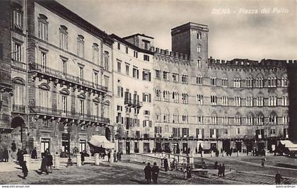 SIENA - Piazza del Pallio