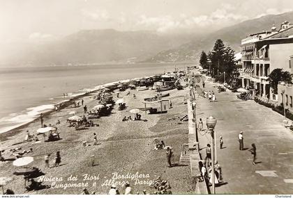 Cartolina - Riviera dei Fiori - Bordighera - Lungomare e Albergo Parigi 1960 ca.