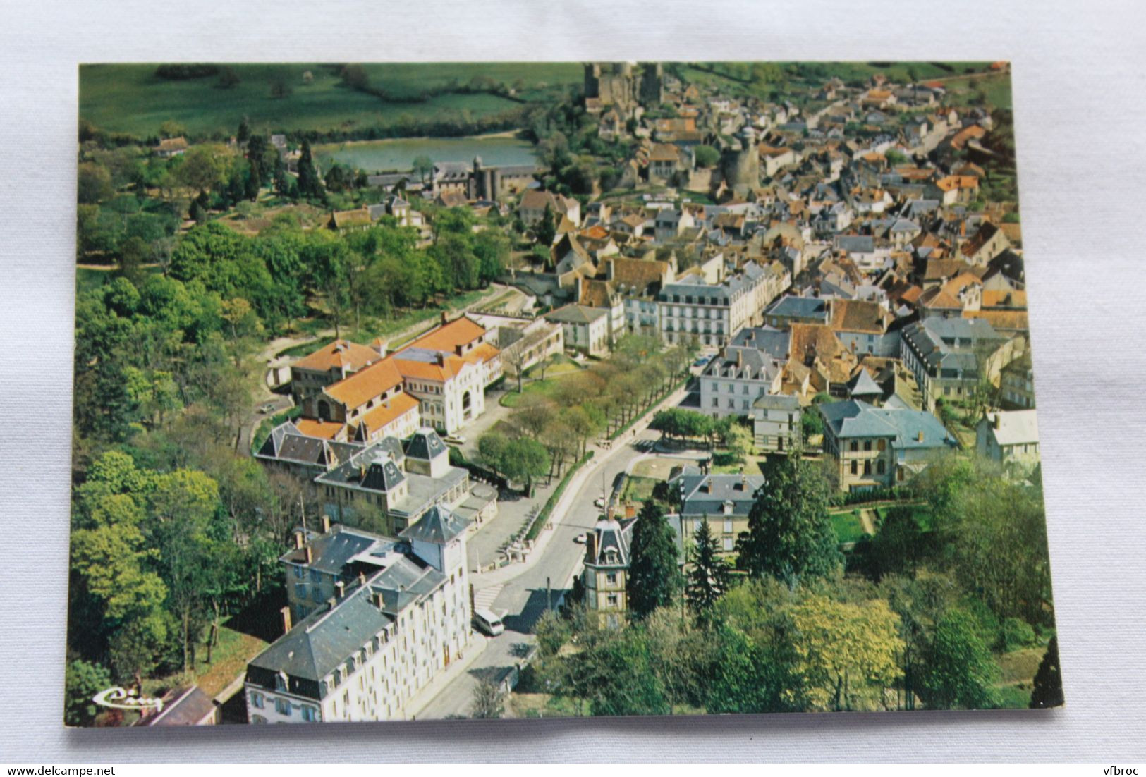 J463, Cpm 1982, Bourbon l'Archambault, vue générale aérienne, Allier 03