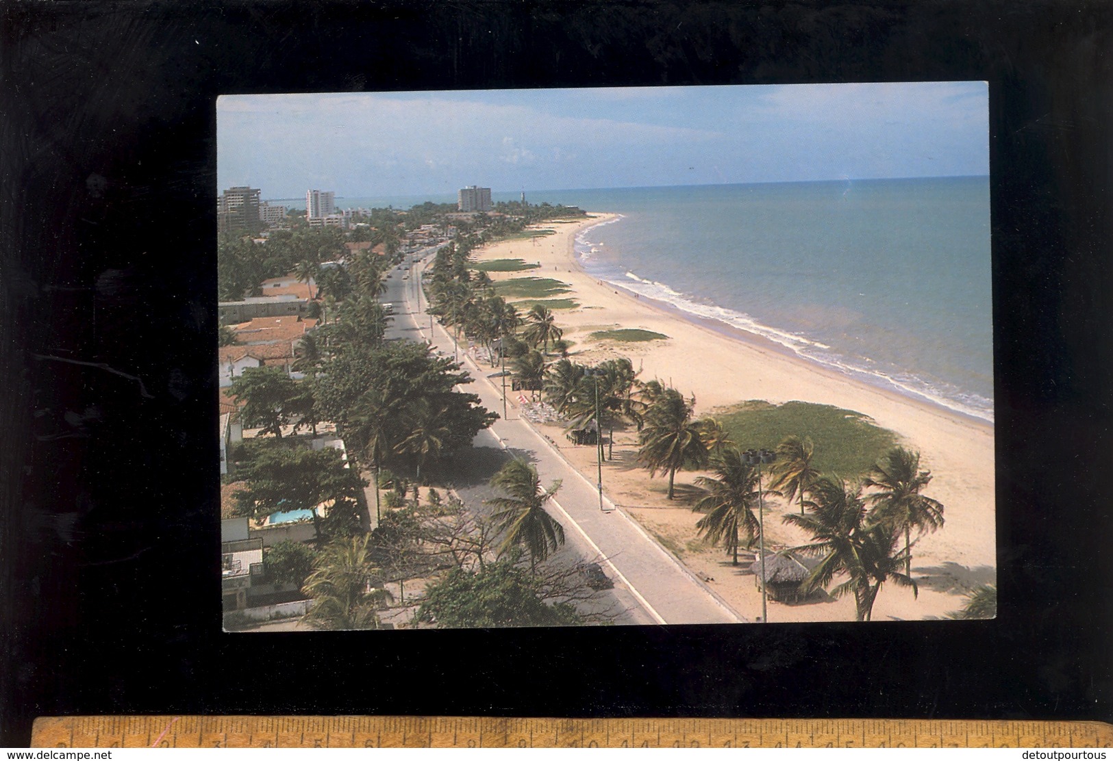 JOAO PESSOA PARAIBA Brasil : praia de Tambau ao fundo hotal Tambau