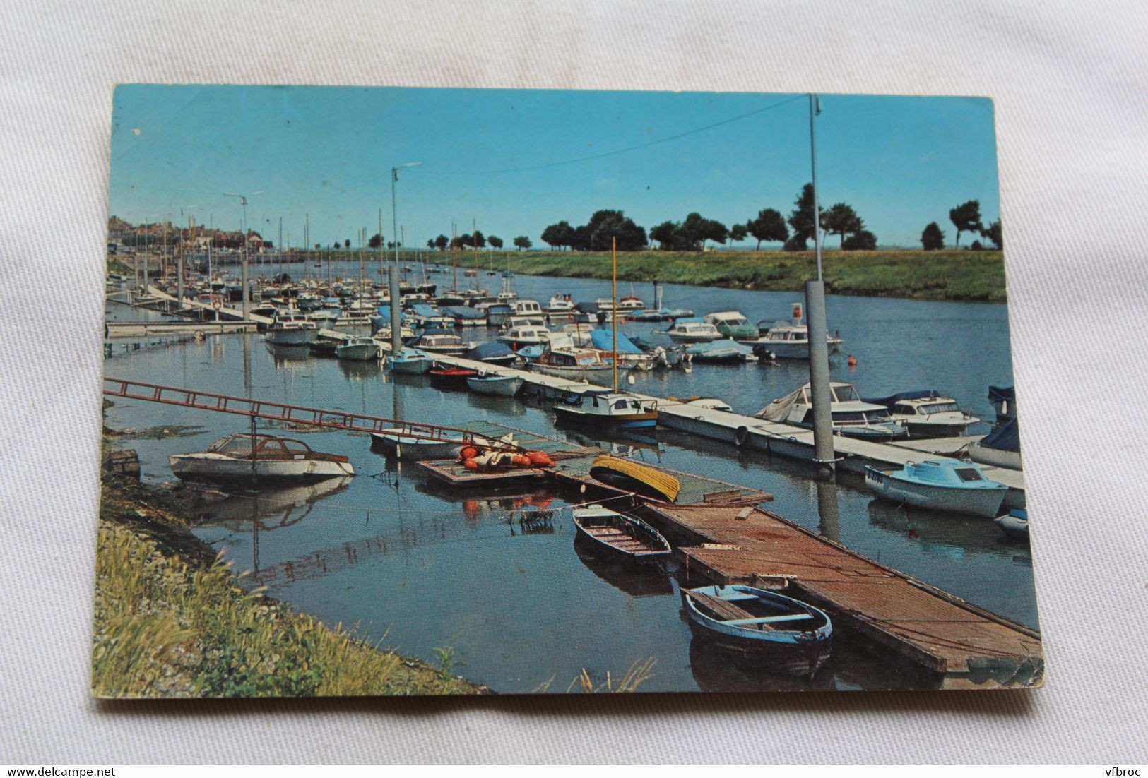 K129, Cpm 1977, Saint Valery sur Somme, le port de plaisance, Somme 80