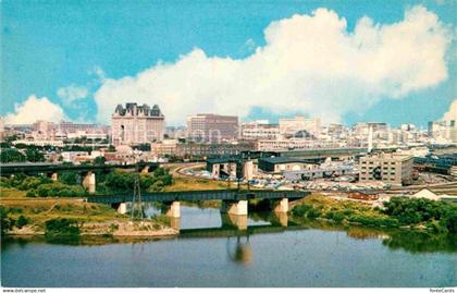 72784826 Winnipeg Panorama mit Red und Assiniboine River Winnipeg