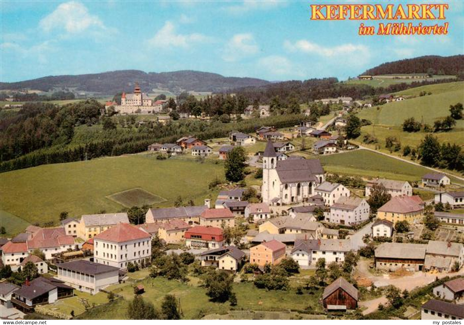 Kefermarkt Wallfahrtskirche mit Schloss Weinberg Fliegeraufnahme