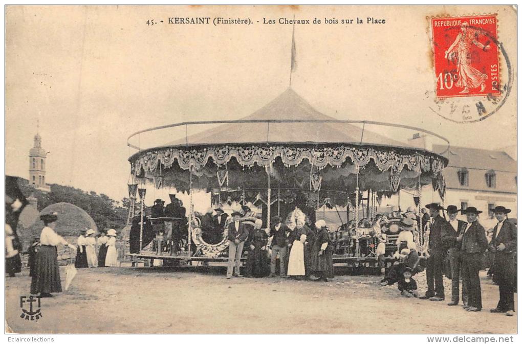 Kersaint      29       Manège. Les chevaux de bois sur la place     (Voir scan)