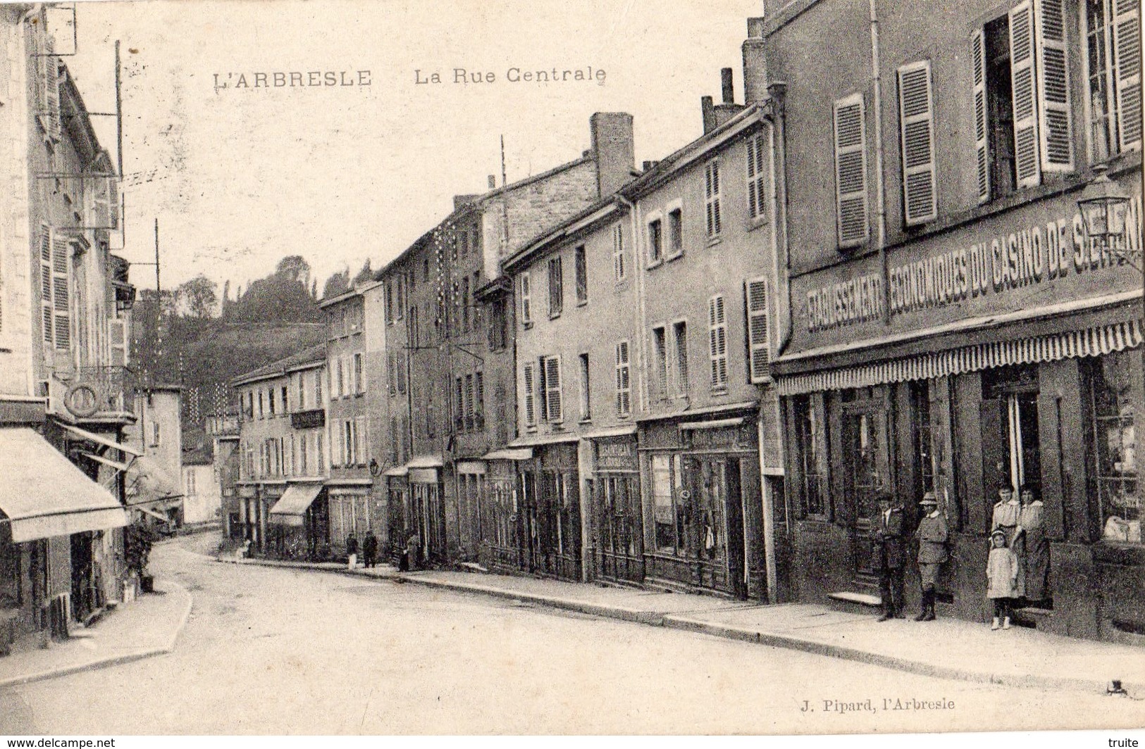 L'ARBRESLE LA RUE CENTRALE