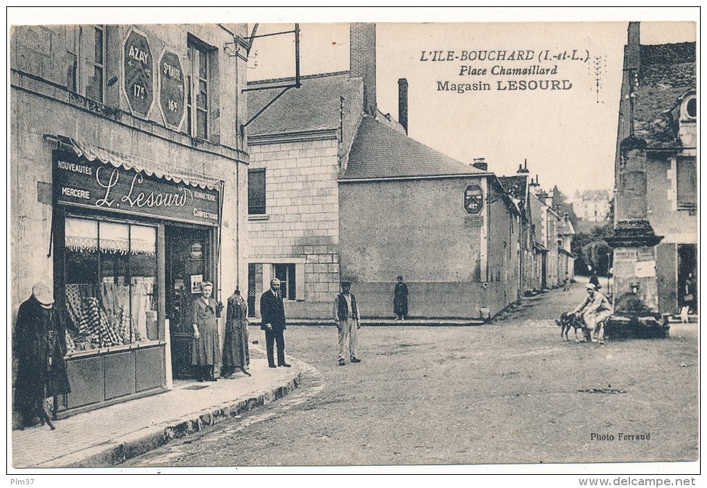 L´ILE BOUCHARD - Magasin Lesourd, Place Chamaillard