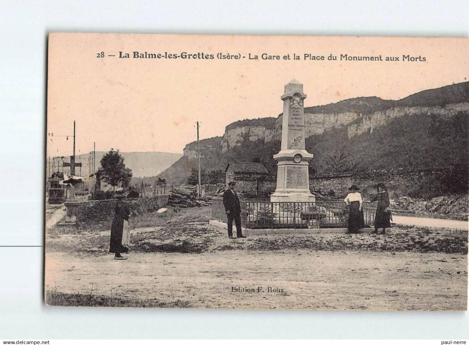 LA BALME LES GROTTES : La Gare et la Place du monument aux morts - très bon état