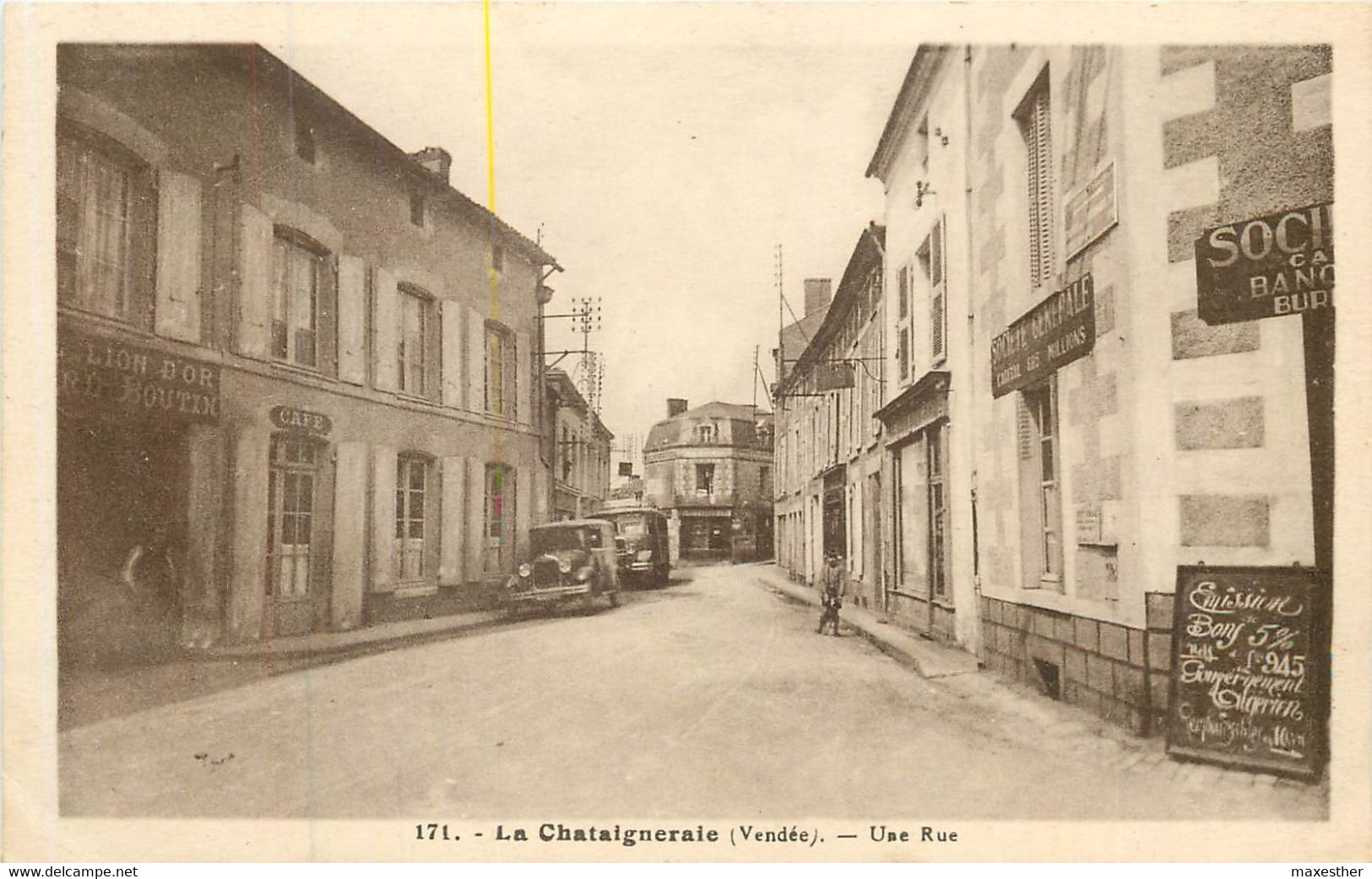 LA CHATAIGNERAIE une rue