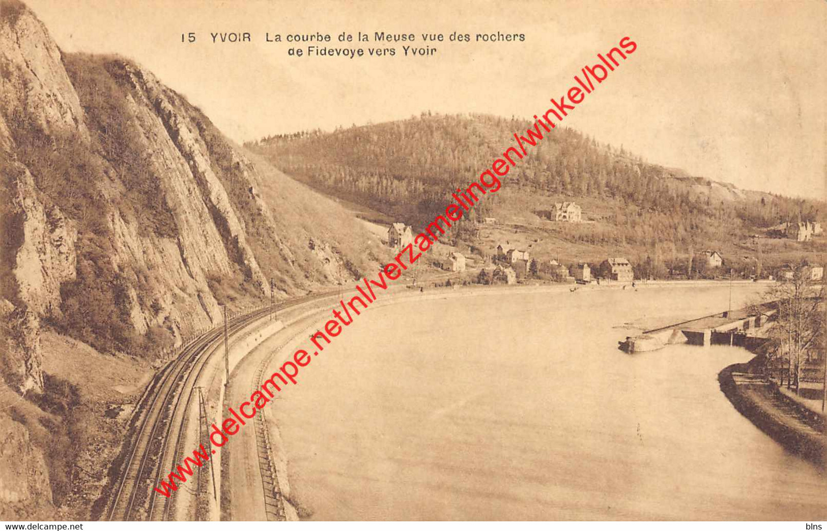 La courbe de la Meuse vue des rochers de Fidevoye vers Yvoir - Yvoir