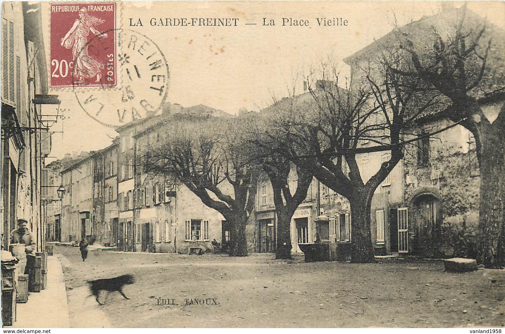 LA GARDE-FREINET-la place vieille