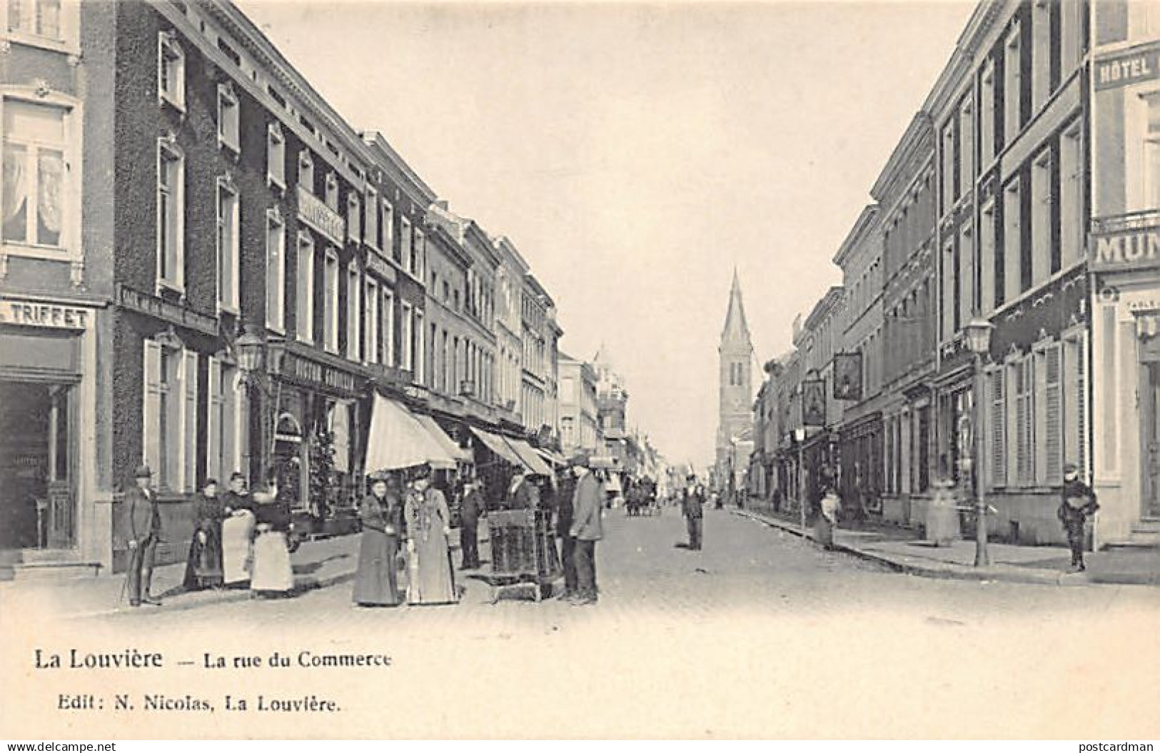 LA LOUVIÈRE (Hainaut) La rue du Commerce - Café de la Monnaie - Magasin paul Gabillia - Hôtel