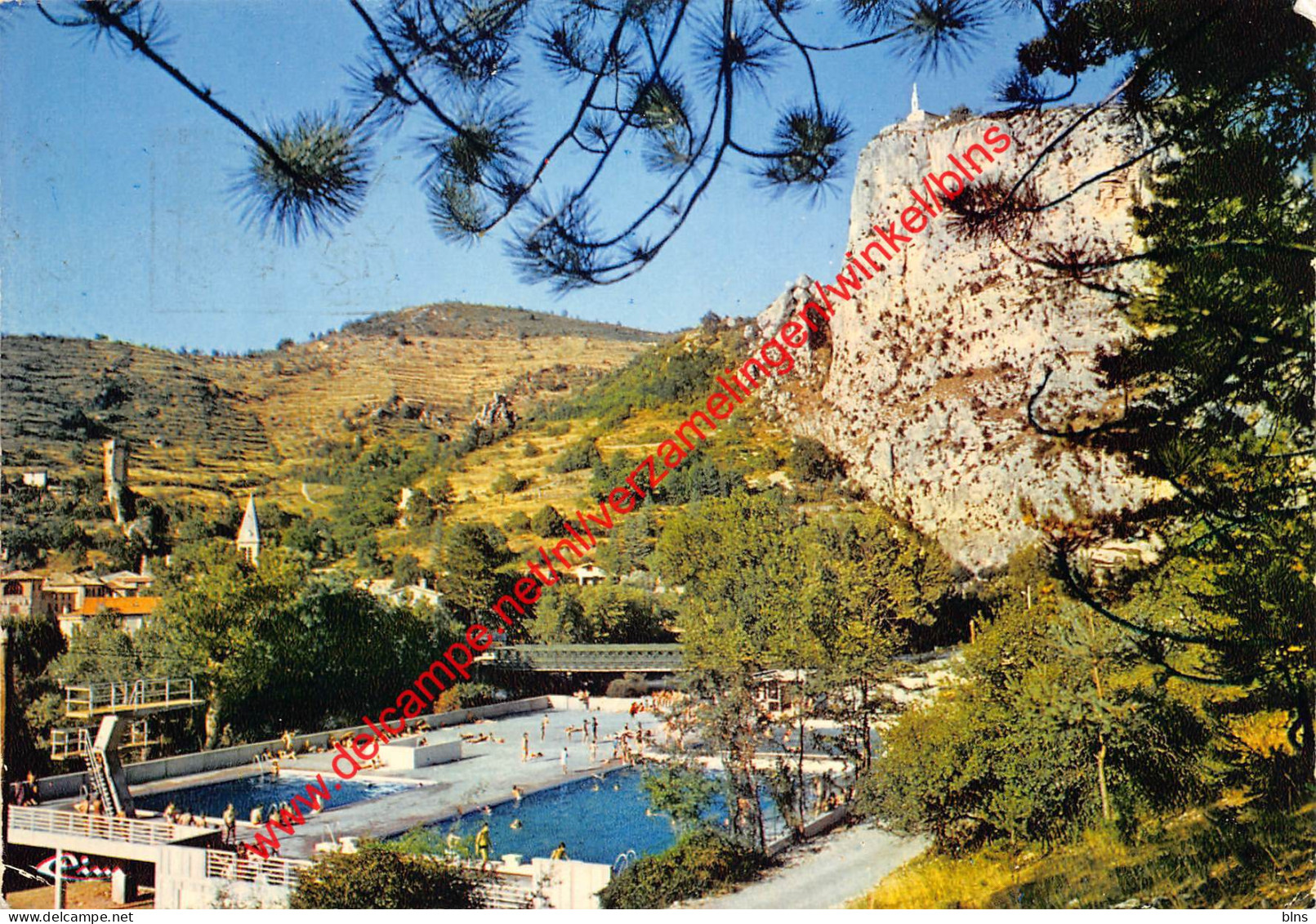 La piscine - Castellane - (4) Alpes de Haute Provence