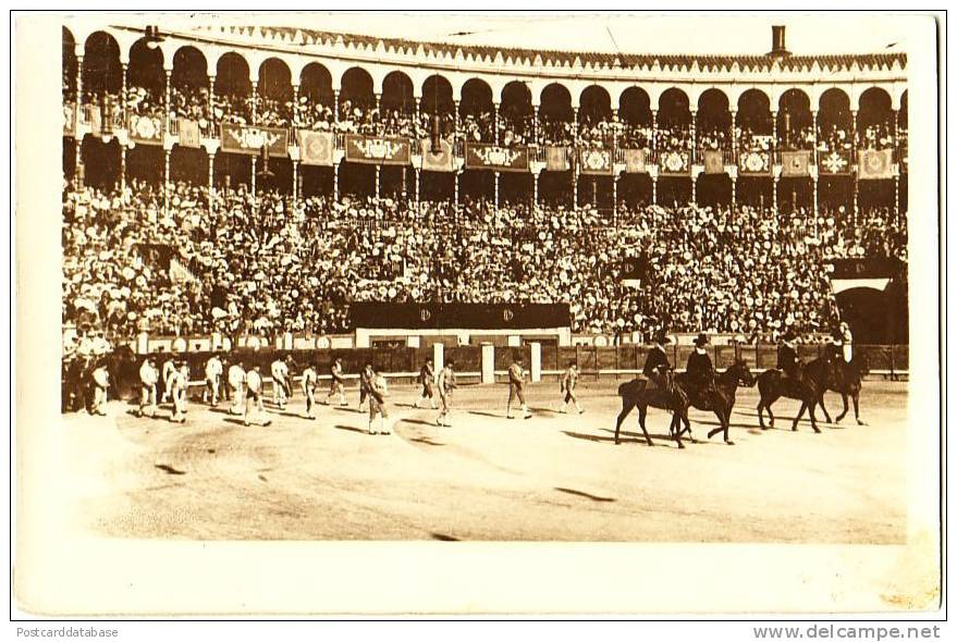 La Promenade de sortie - corrida de toros - & bull fight