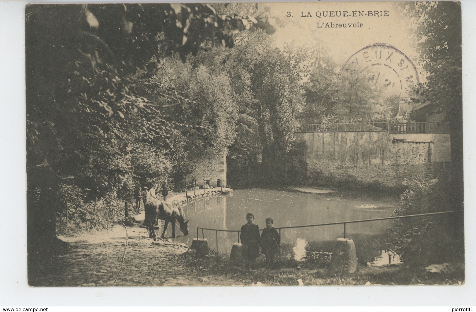 LA QUEUE EN BRIE - L'Abreuvoir