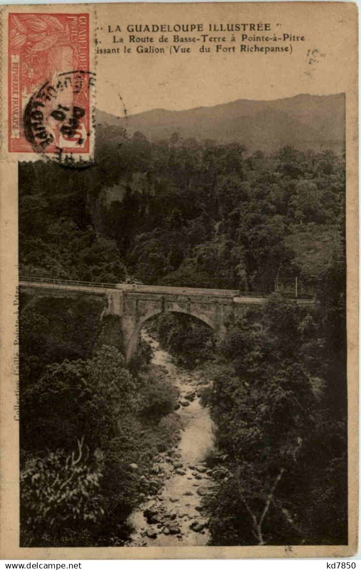 La Route de Basse Terre a Pointe a Pitre