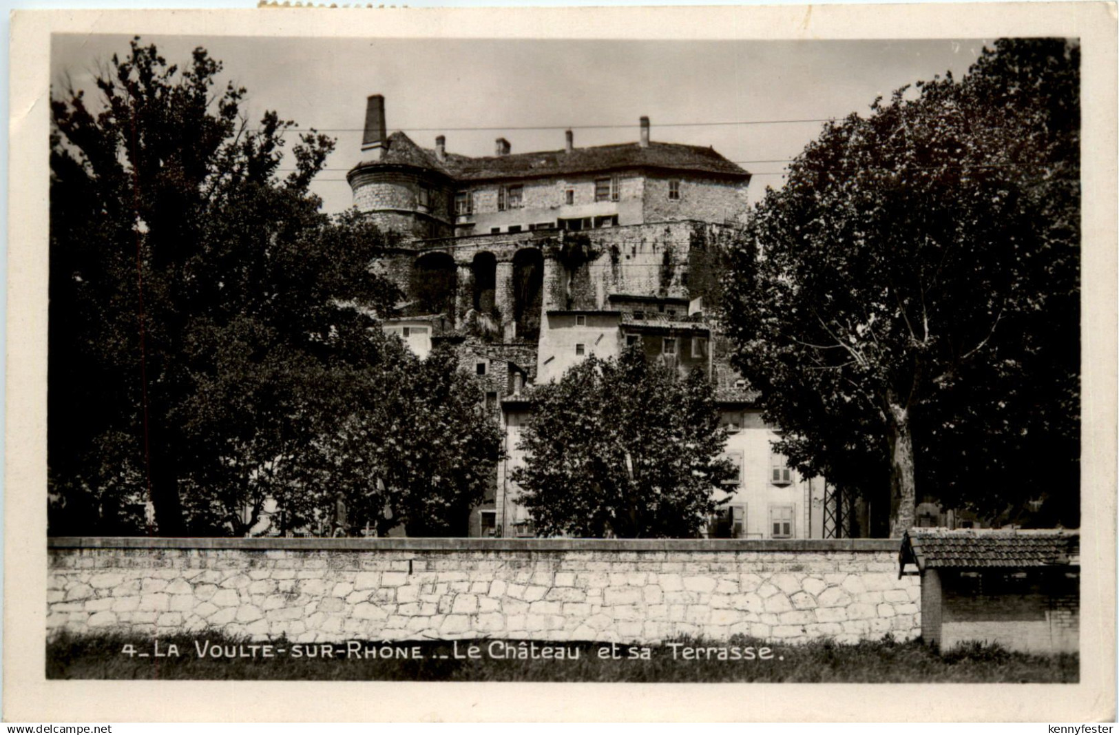 La Voulte-sur- Rhone, Le Chateau et sa Terrasse