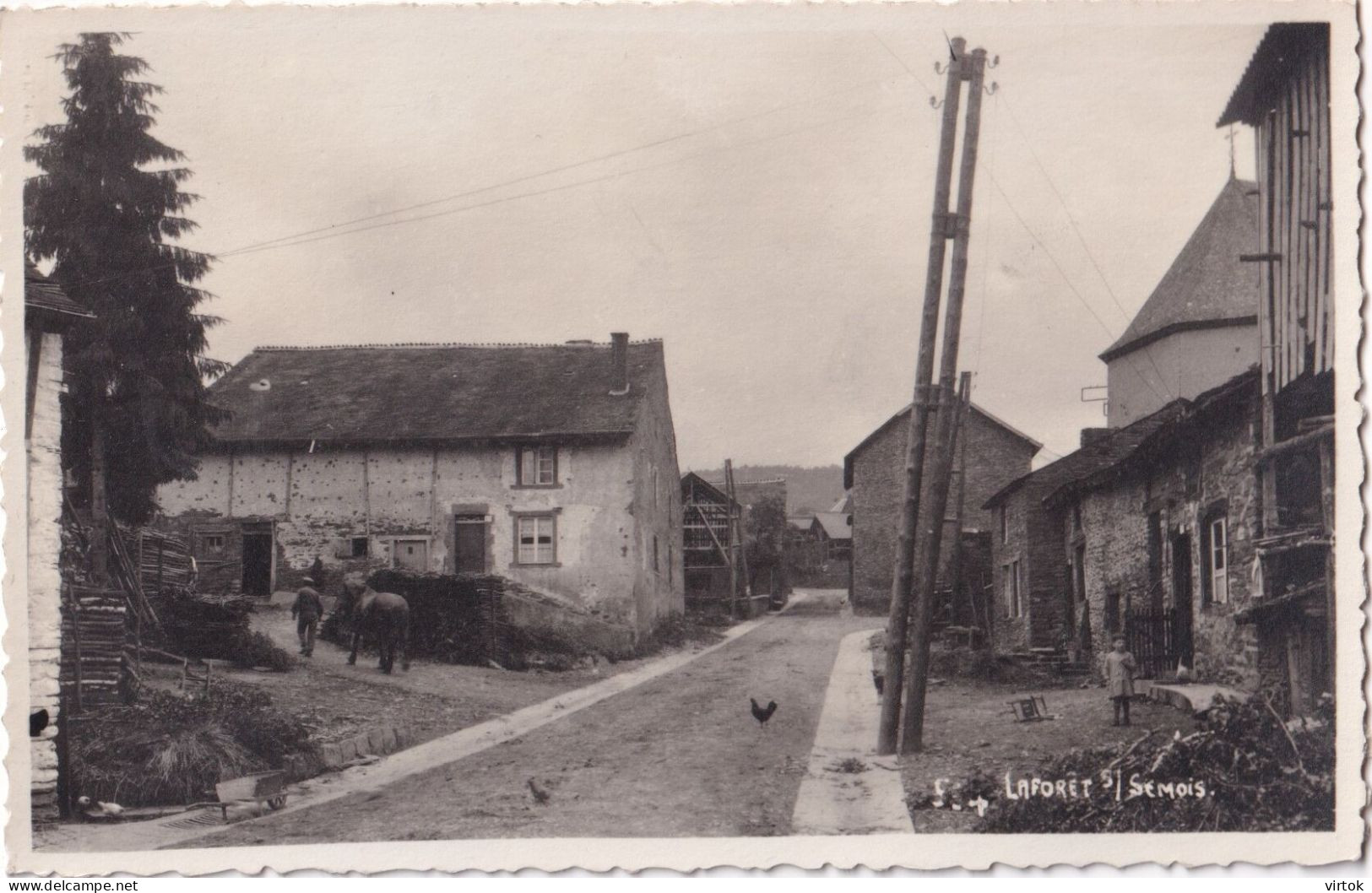 Laforet Vresse sur Semois une rue du village