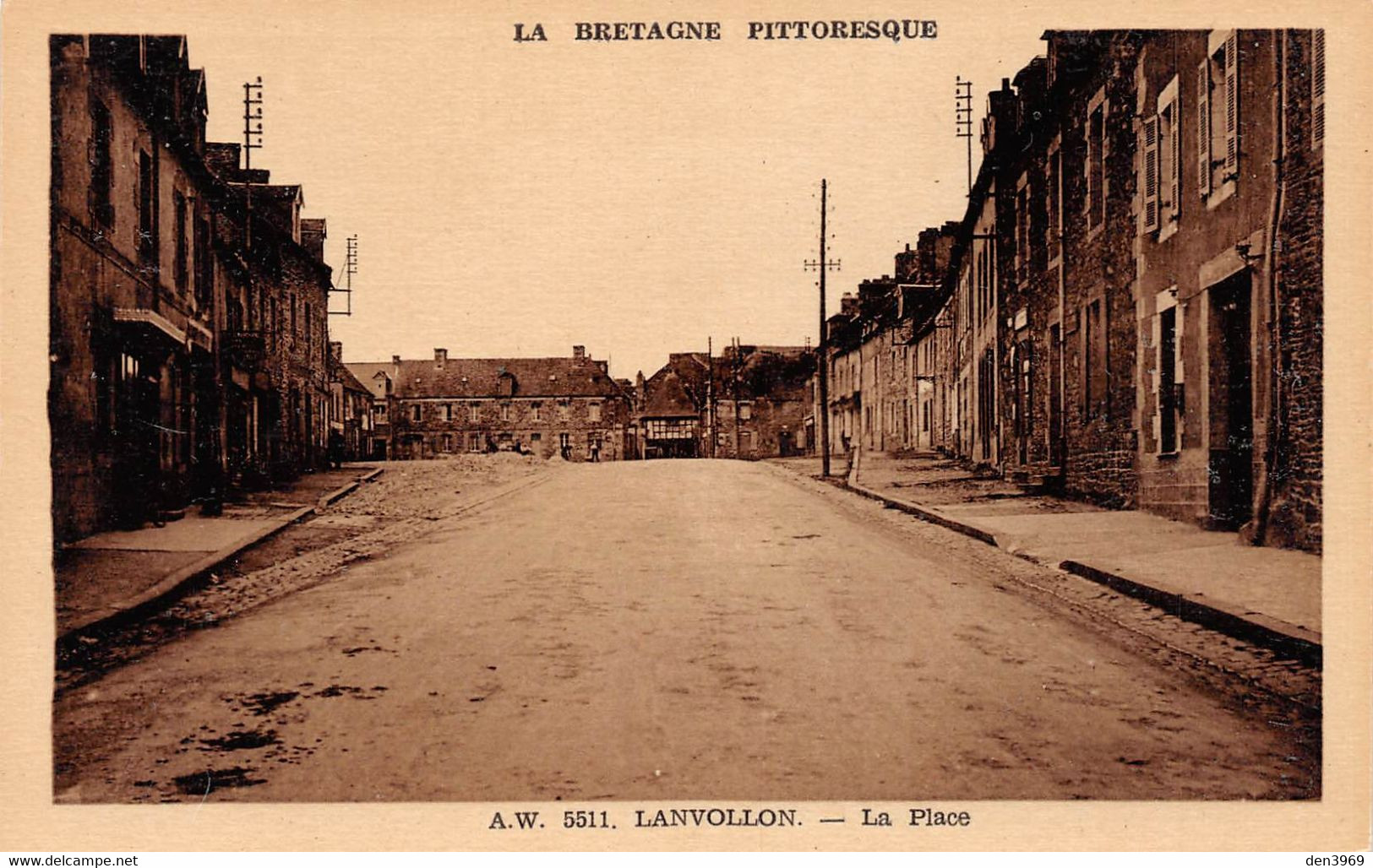 LANVOLLON - La Place