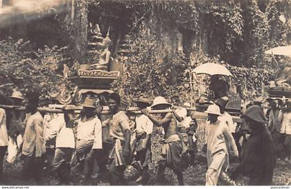 Laos - Procession bouddhique - CARTE PHOTO - Ed. inconnu