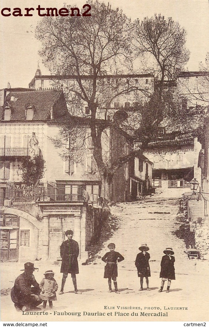 LAUZERTE FAUBOURG DAURIAC PLACE DU MERCADIAL ANIMEE 82 TARN-ET-GARONNE