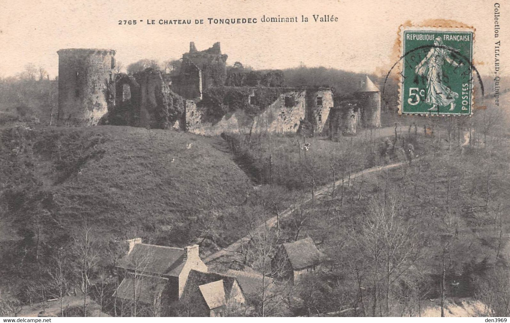 Le Château de TONQUEDEC dominant la Vallée