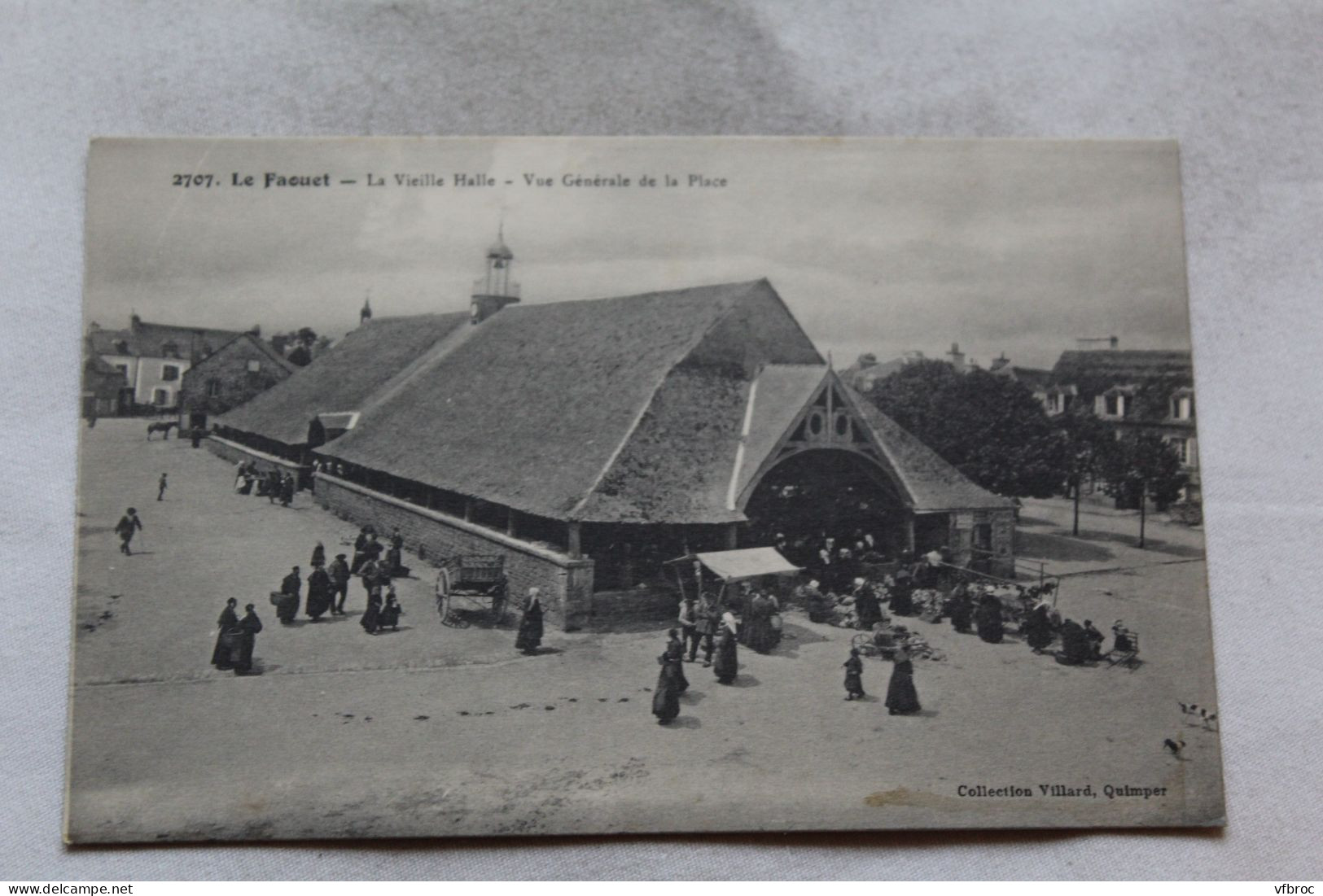 le Faouet, la vieille halle, vue générale de la place, Morbihan 56