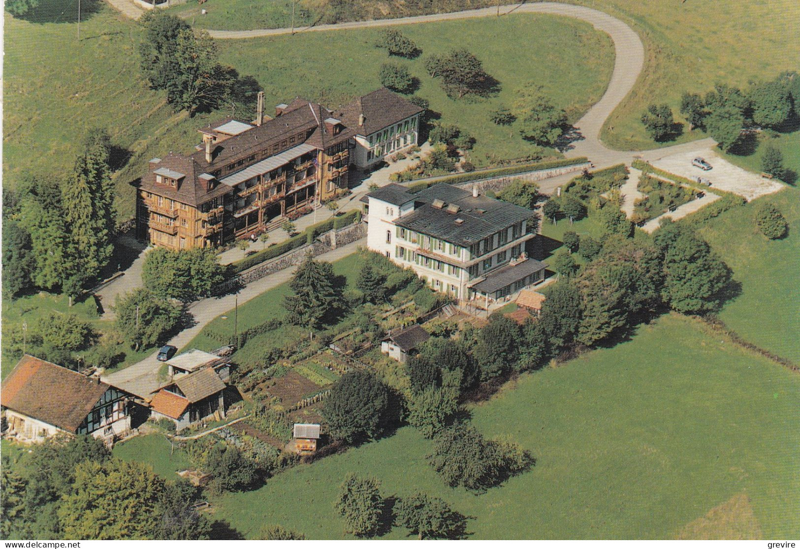 Le Pâquier. Foyer de Montbarry. Maison de retraite et dépendances. Vue aérienne, format 10 x 15