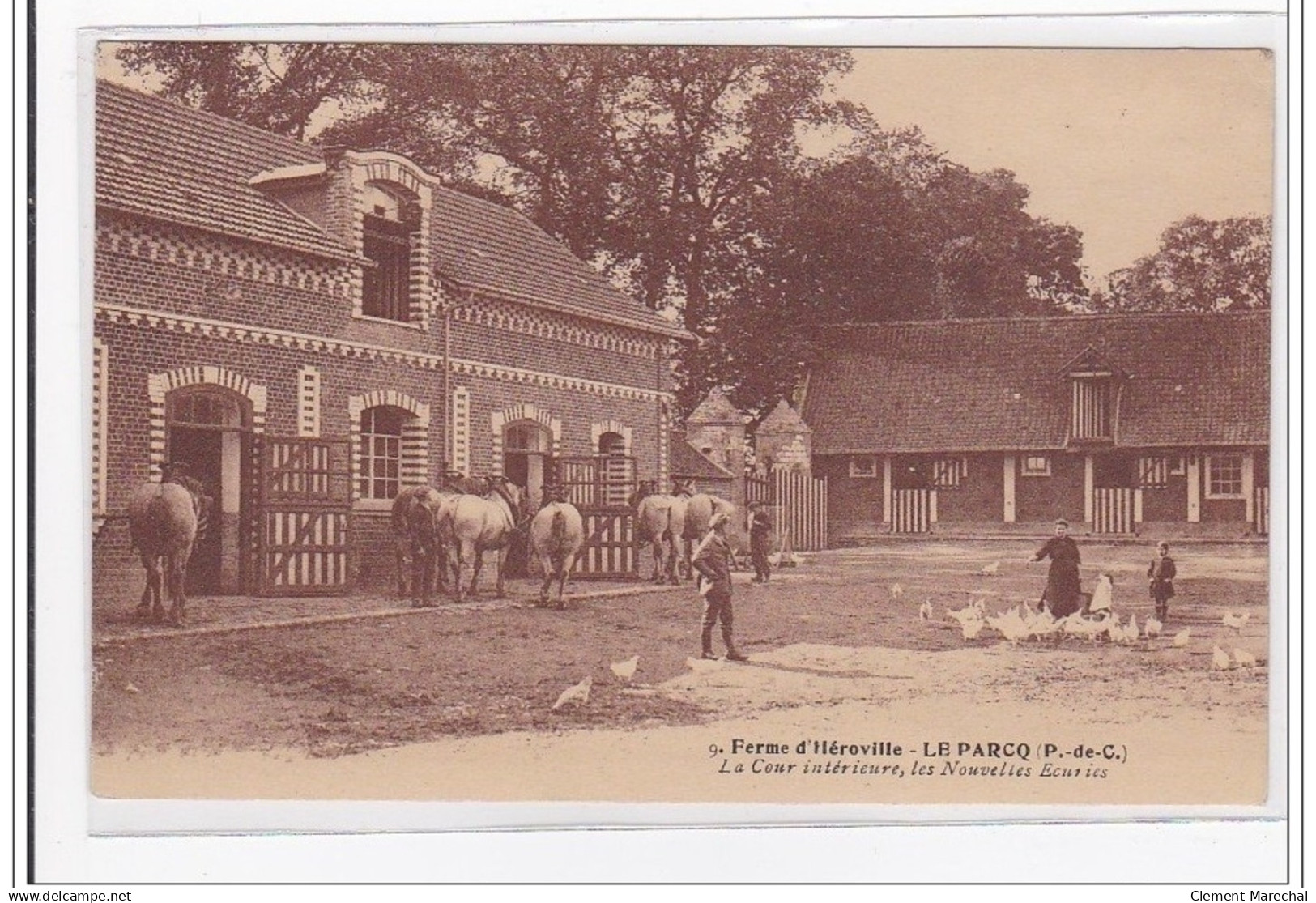 LE PARCQ : ferme d'heraville, la cour intérieur, les nouvelles ecuries - tres bon etat