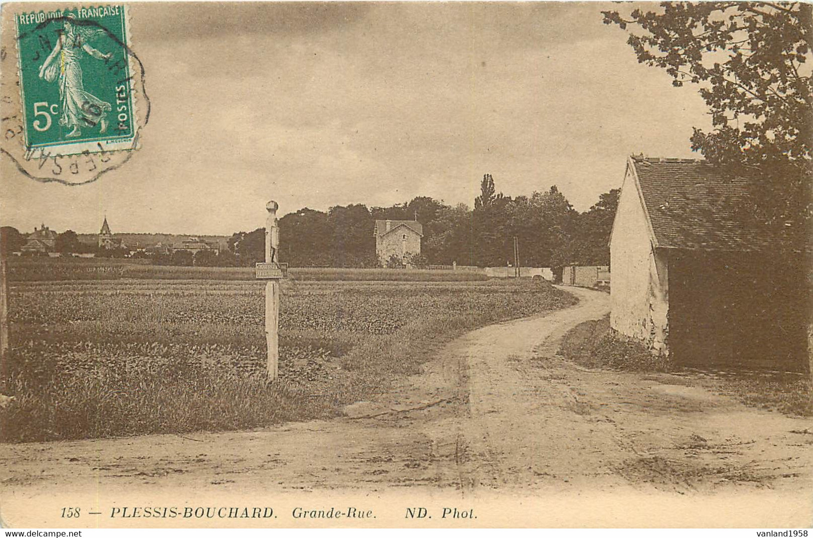 LE PLESSIS-BOUCHARD-grande rue