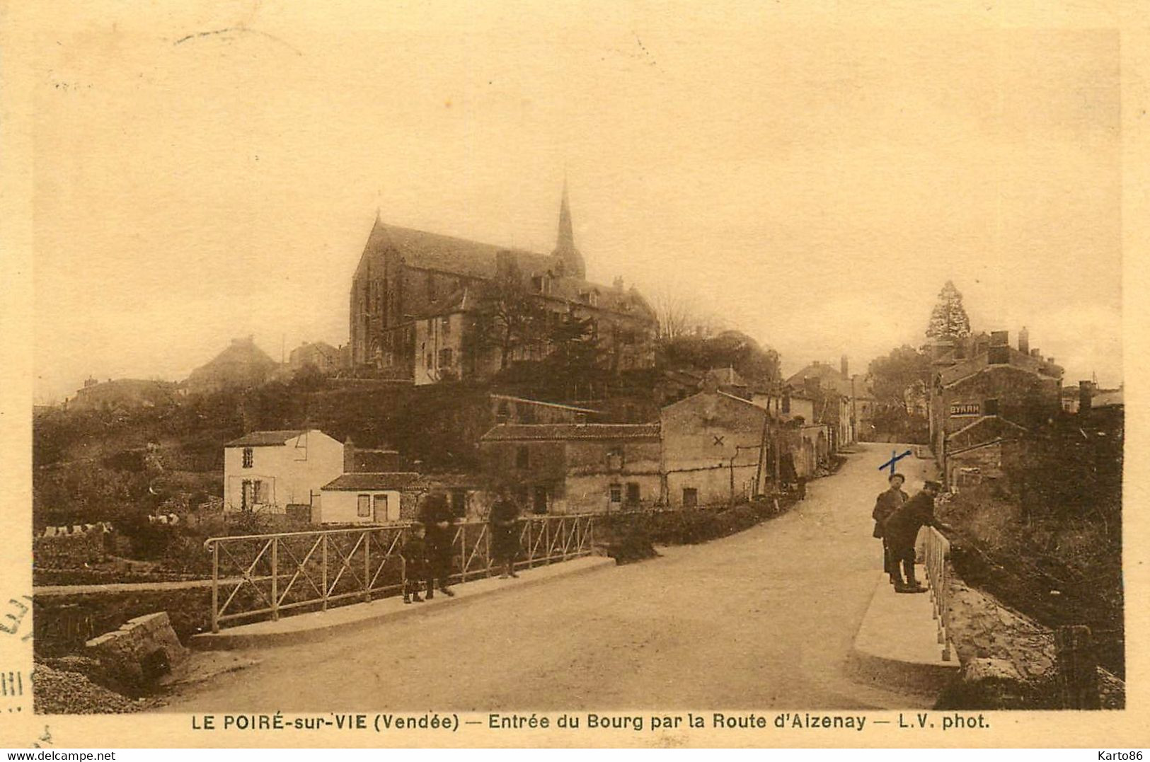 le poiré sur vie * entrée du bourg du village par la route d'aizenay