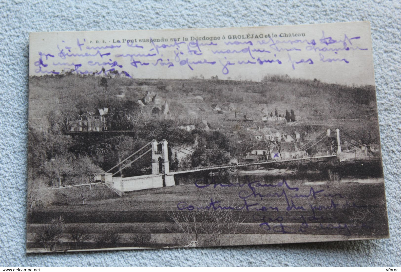 le pont suspendu sur la Dordogne à Groléjac et le château, Dordogne 24