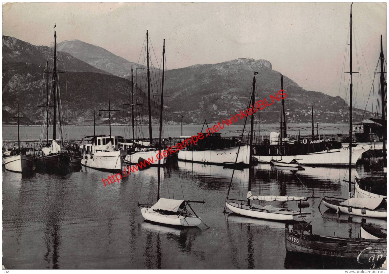 Le port et la Tête de Chien - Saint-Jean-Cap Ferrat