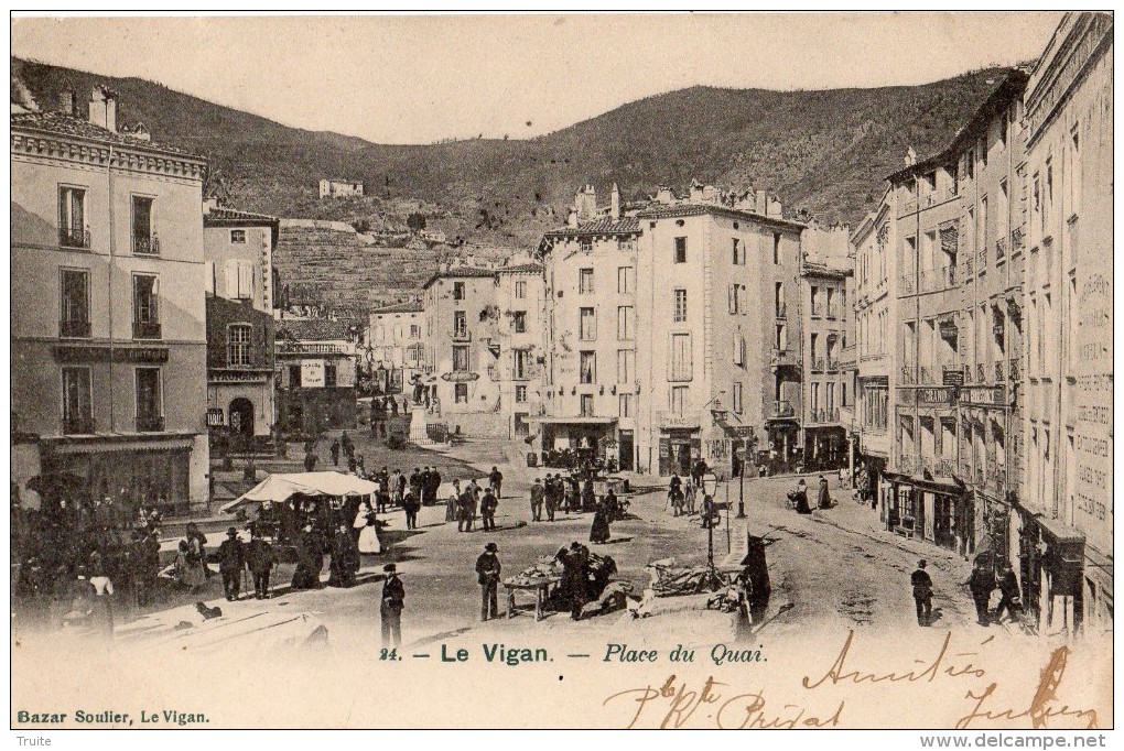 LE VIGAN PLACE DU QUAI UN JOUR DE MARCHE