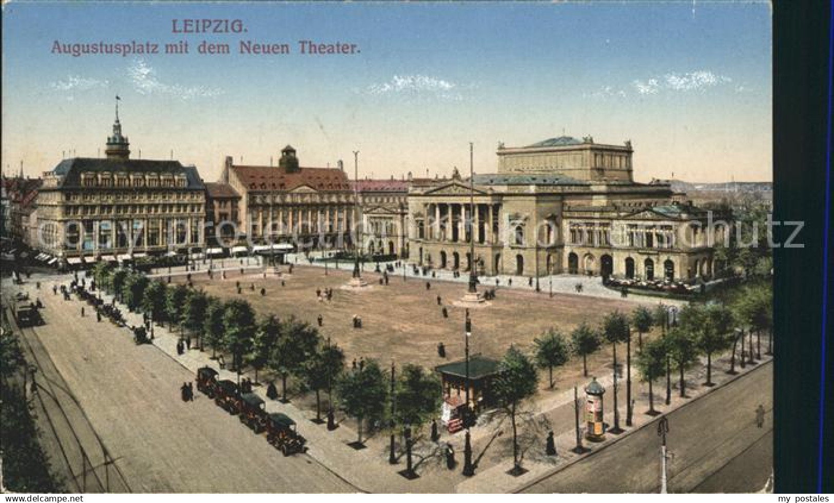 Leipzig Augustusplatz mit dem Neuen Theater Opernhaus