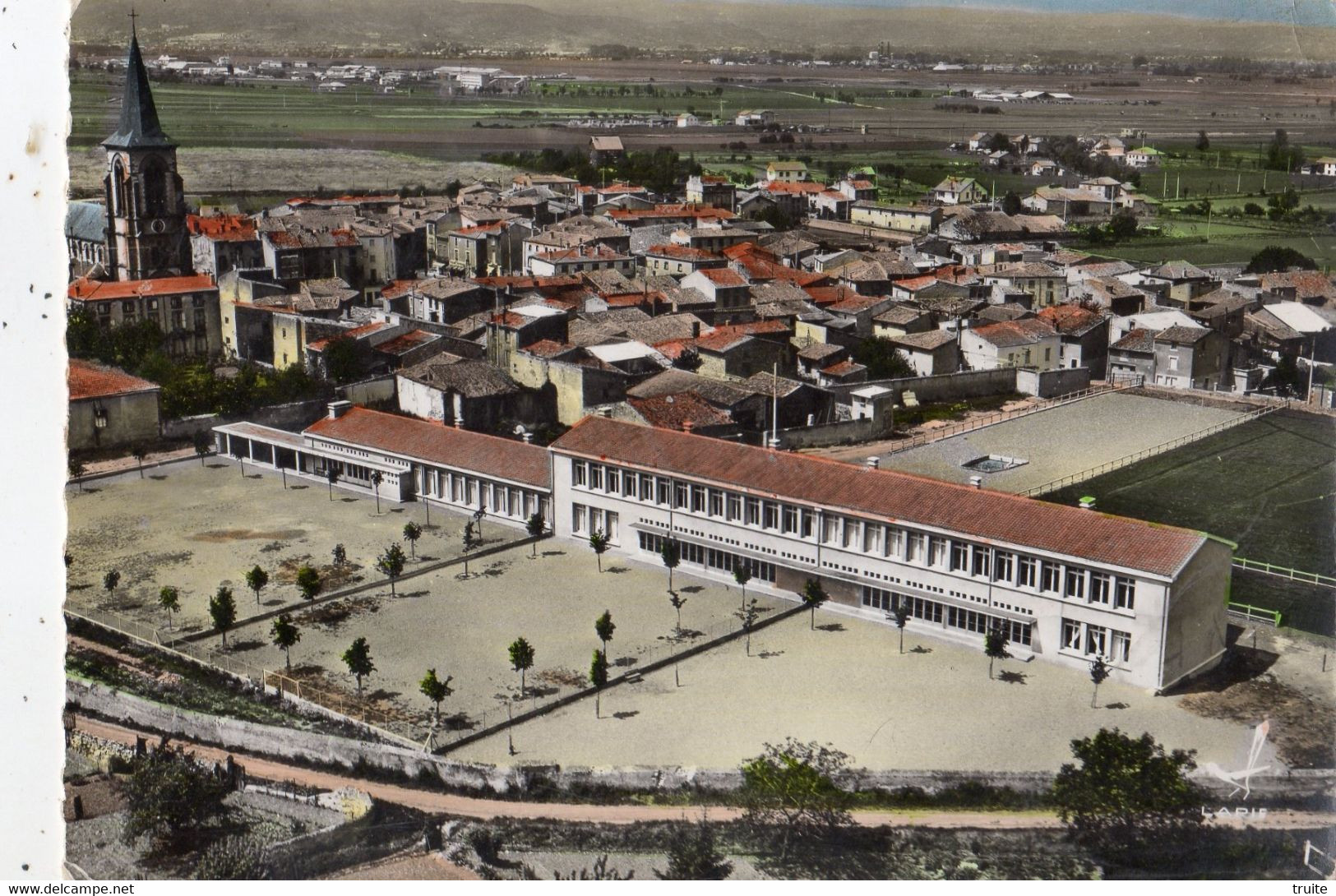 LEMPDES  LE GROUPE SCOLAIRE VUE  AERIENNE