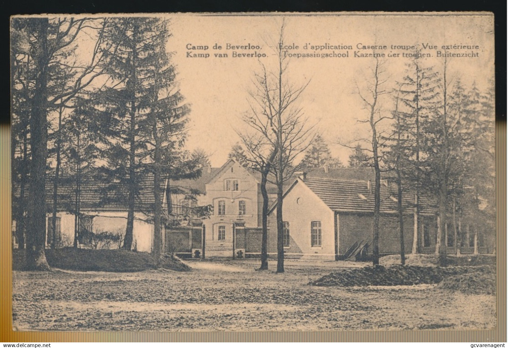 LEOPOLDSBURG    KAMP VAN BEVERLOO. ,, TOEPASSINGSCHOOL KAZERNE DER TROEPEN  BUITENZICHT