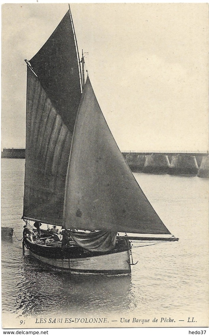 Les Sables-d'Olonne - Une Barque de Pêche