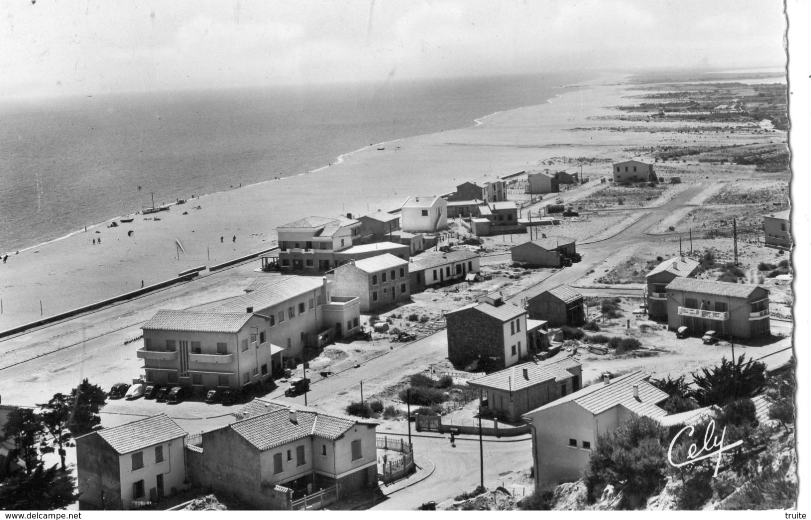 LEUCATE LEUCATE-PLAGE LES VILLAS ET LA PLAGE