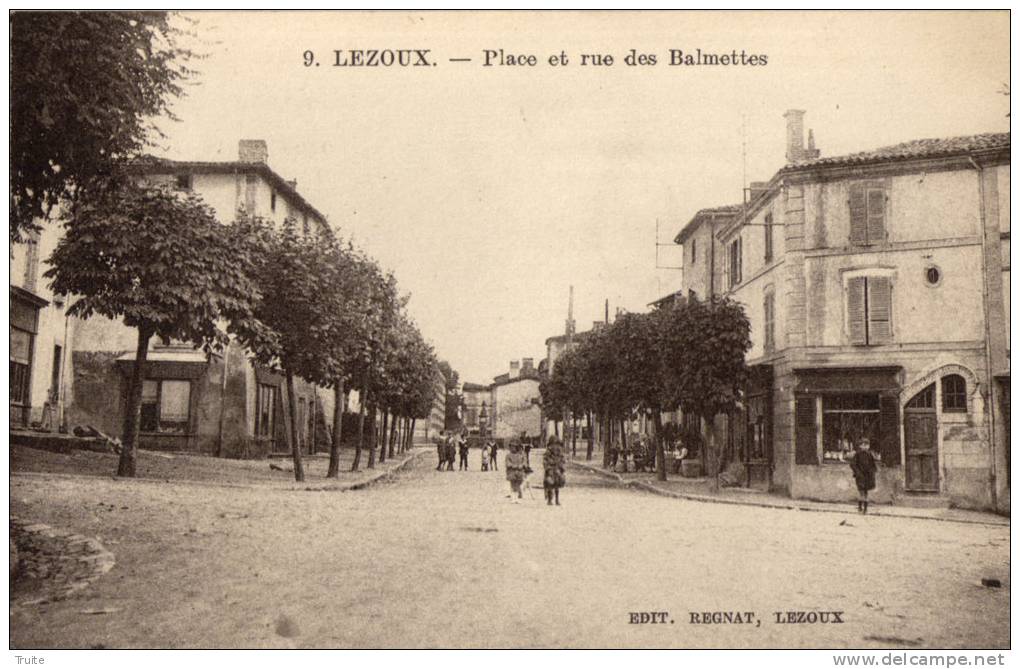 LEZOUX PLACE ET RUE DES BALMETTES ANIMEE