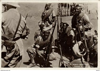 PC LIBIA, FANTASIA DI SOLDATI, Vintage REAL PHOTO Postcard (b16617)