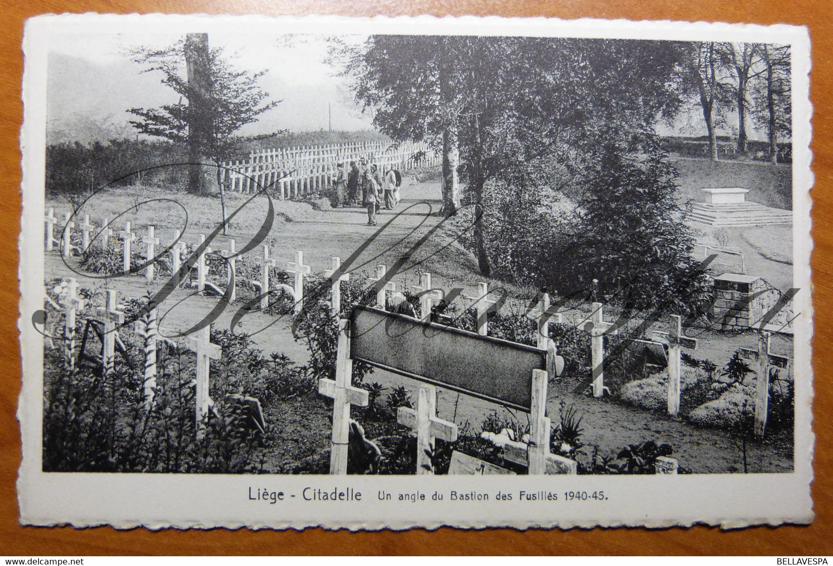 Liège Citadelle Un angle du Bastion des Fusiliés 1940-1945. Guerre. Cimetiere Begraafplaats