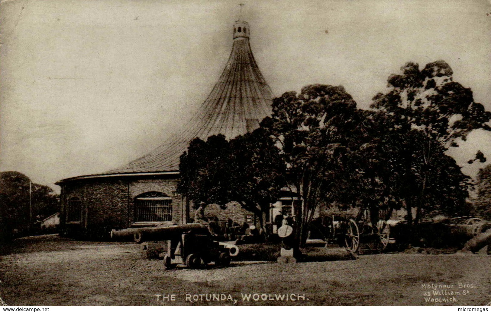 LONDON - The Rotunda, Woolwich